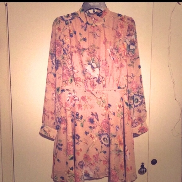 A TRUE ROMANCE FROM NIEMAN MARCUS WHAT A CLASSIC BEAUTY - Picture 2 of 8